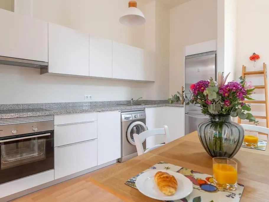 Nino De Guevara'S Andalusian Charm: The Essence Of Malaga City Center Apartment