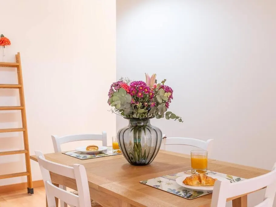 Nino De Guevara'S Andalusian Charm: The Essence Of Malaga City Center Apartment